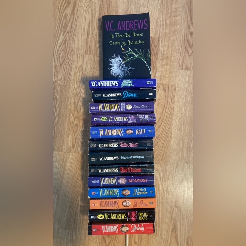V.C. Andrews 14 Book Collection - Multicolor Covers - Picture 3 of 3
